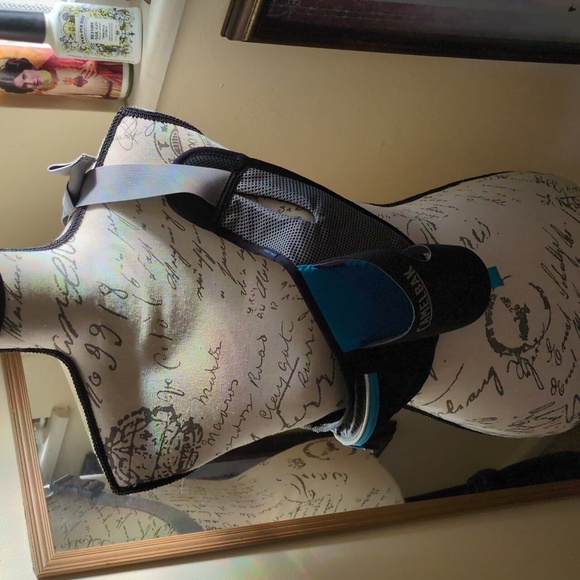 Camelback Water Bottle Belt - Picture 2 of 5